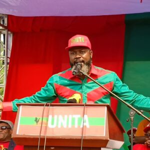 Adriano Sapiñala, Secretário Provincial da UNITA em Luanda, durante o acto político em Catete