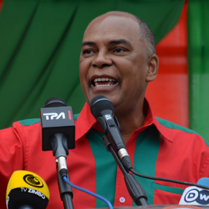 Presidente da UNITA, Adalberto Costa Junior, falando em acto de massas