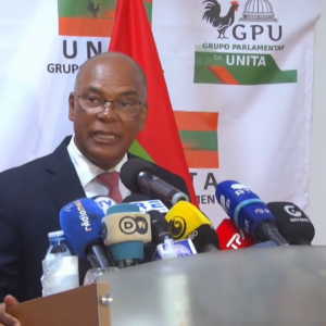 Presidente da UNITA, Adalberto Costa Júnior, quando presidia a Conferência de Imprensa sobre a Economia